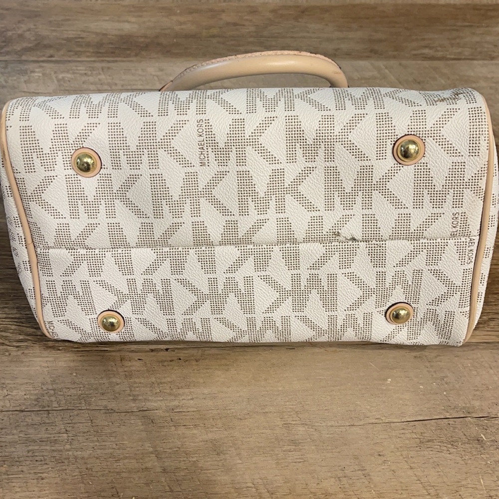 Michael Kors Handbag - Picture 8 of 8